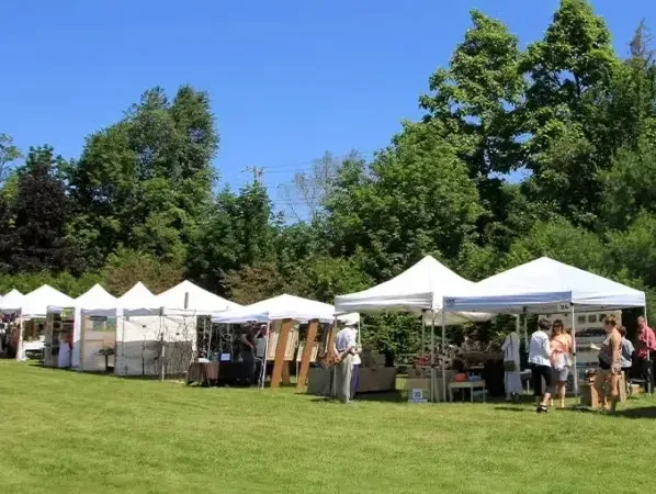 Использование выставочных палаток